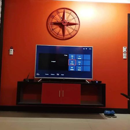 Cubao Manhattan Heights Unit 11Pq Tower B, 1Br ケソンシティ エクステリア 写真
